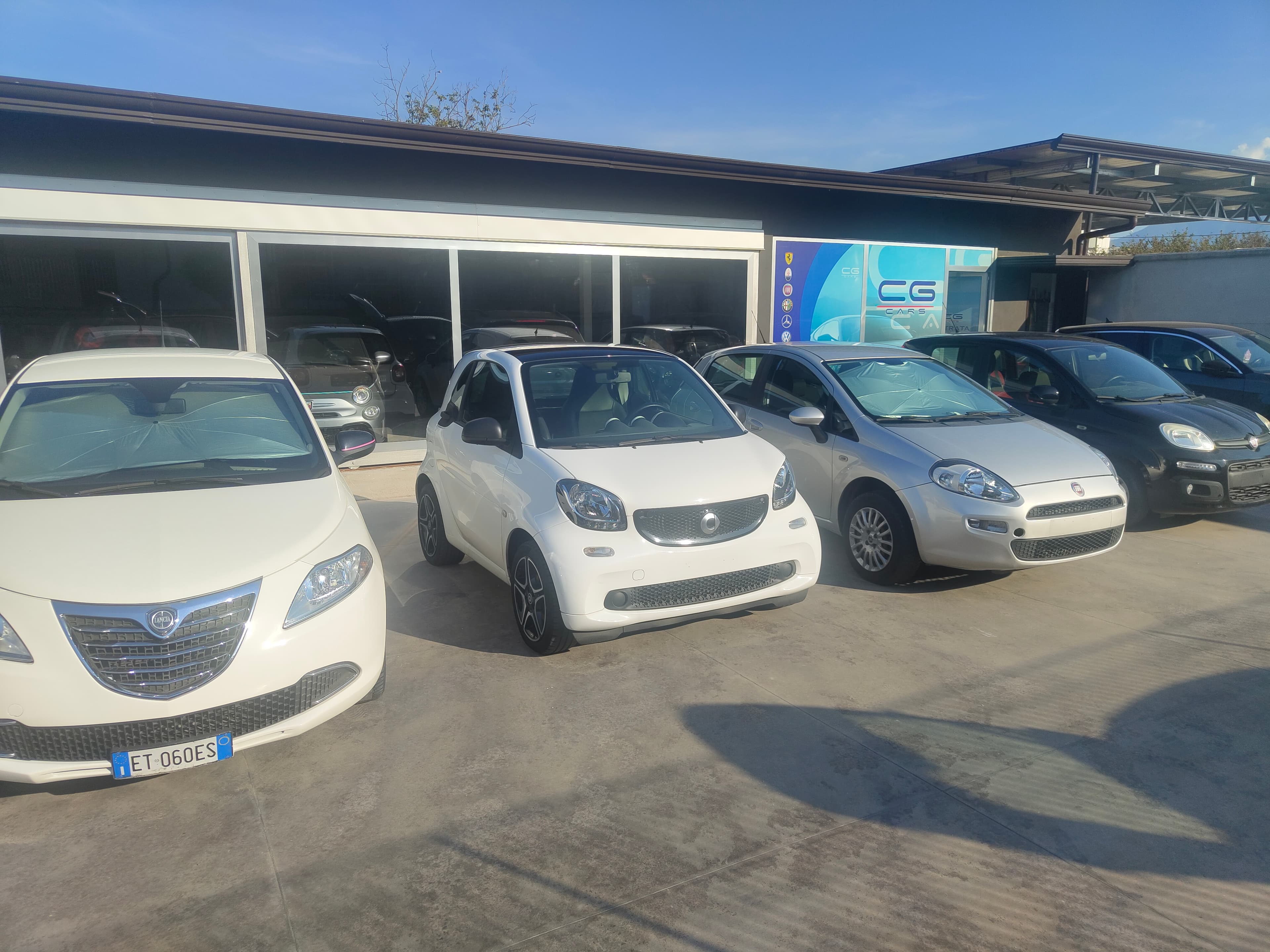 L'ingresso di CG Cars a Striano (NA)